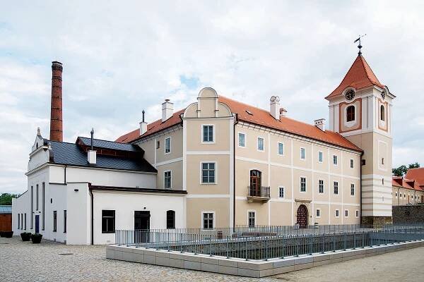 Citlivá rekonstrukce zámku v Písečném