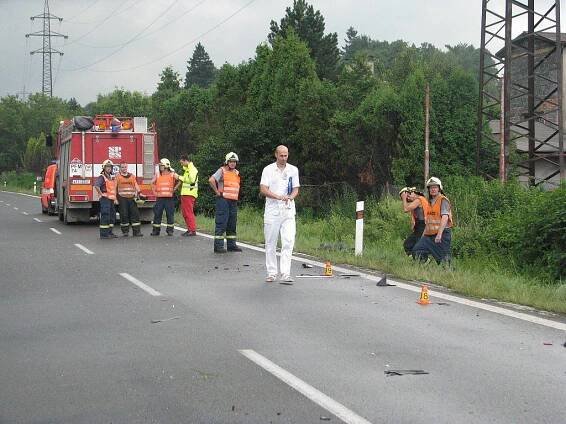 OBRAZEM: Nehoda u Frýdlantu skončila smrtí