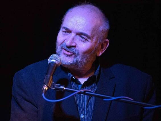 Jan Burian v českotřebovském klubu Modrý trpaslík.