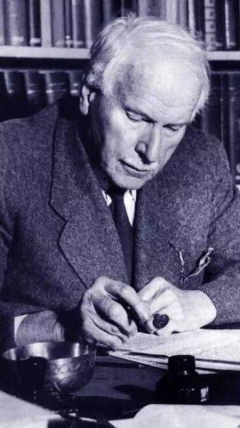 Happy Birthday Carl Jung: 8 profound quotes from his books