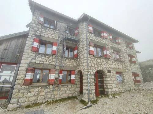 Fotogalerie • Rifugio Pradidali (Chata, bouda) • Mapy.com
