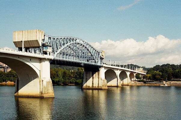 Shooting KIRO 400 on the Chattanooga Riverwalk - Travel by Grain