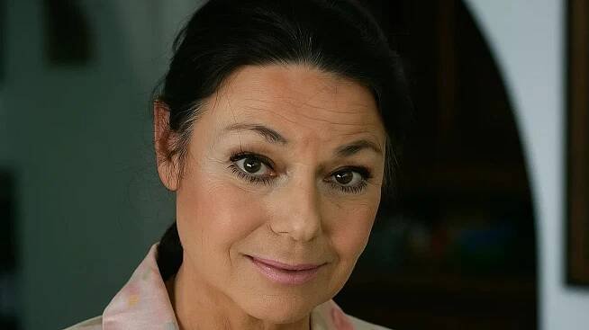 Dr. Eva ze seriálu Sanitka (Eva Hudečková) sekla s herectvím, protože režimu se nelíbil její svetr - Médium.cz
