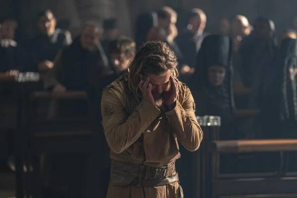Travis Fimmel - Duna: Proroctví - Dvakrát zrozený - Z filmu