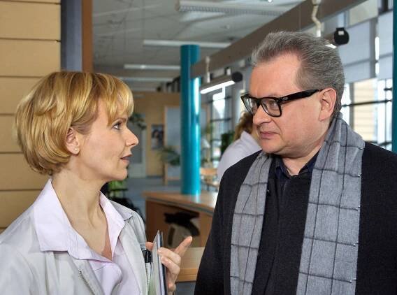 In aller Freundschaft - Alter schützt vor Torheit nicht - Z filmu - Andrea Kathrin Loewig, Heinz Rudolf Kunze