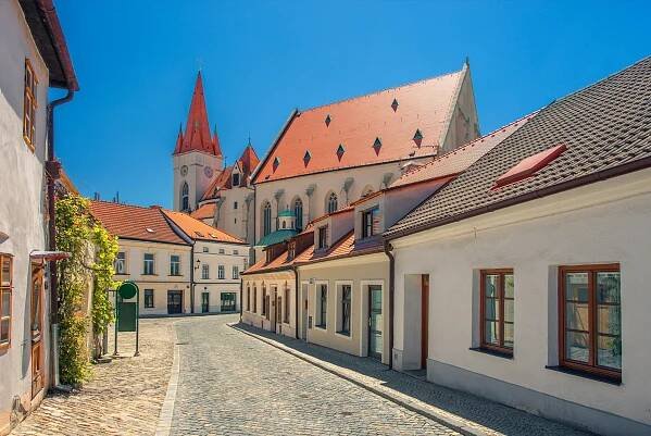 Romantika a odpočinek v srdci Znojma: pobyt s infrasaunou na pokoji i pivní či vinnou lázní