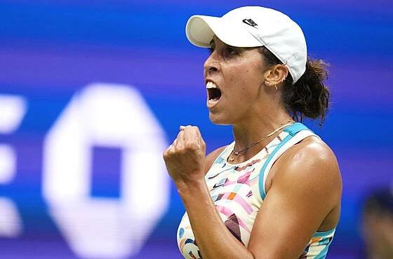 Americká tenistka Madison Keysová slaví v osmifinále US Open.