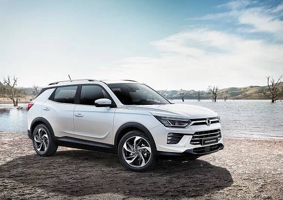 SUV vůz SsangYong KORANDO je nyní ještě dostupnější. Ve verzi STYLE+ získáte ZDARMA bohatou výbavu v ceně 30.000 Kč