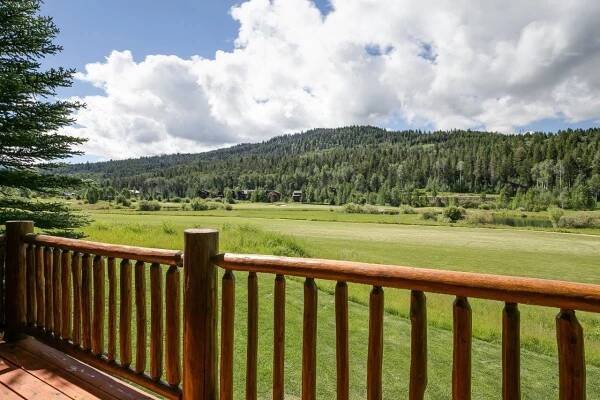 Eagle's Nest Cabin - Victor Idaho