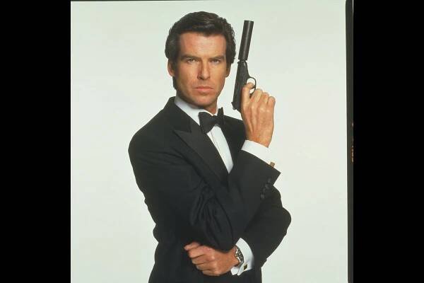 Pierce Brosnan a Helen Mirrenová v novém akčním seriálu: Z agenta 007 je gangster!