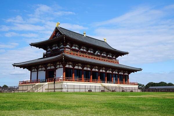 Soubor:181103 Heijo Palace Daigokuden Nara Japan05n.jpg