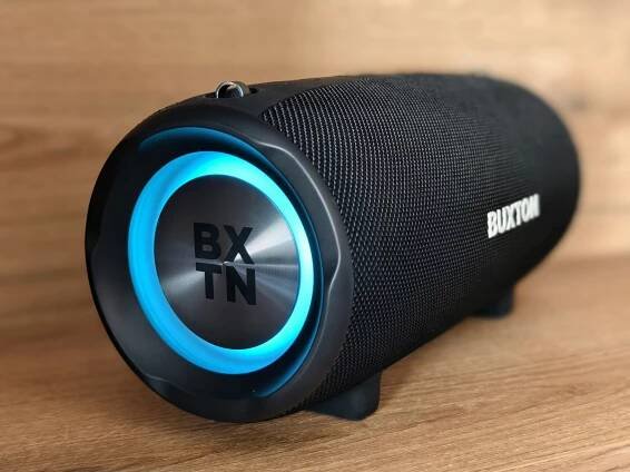 Co čekat od obřího reproduktoru za 2,5 tisíce Kč? Buxton BBS 9900 překvapil [recenze]