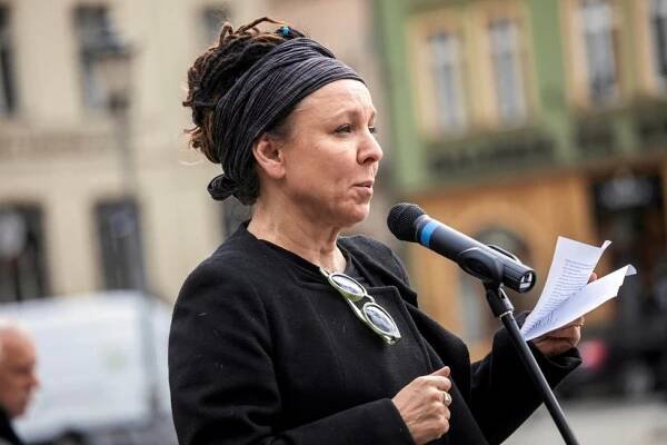 Nobelovku za literaturu mají Tokarczuková a Rakušan Handke. Polka se chystá do Prahy