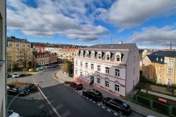 Prodej Byt 2+1, nám. V. Řezáče, Karlovy Vary - Drahovice