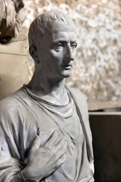 Marcus Tullius Cicero vzpomíná, že se zákony musel učit nazpaměť.
