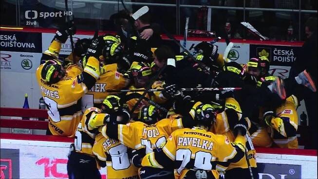 HC Oceláři Třinec - HC Verva Litvínov 0:2 - 7. finále - góly + závěr (23.4.2015)