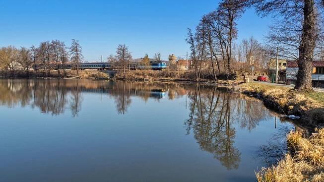 Fotografie - Strakonice, partie u Blatského rybníka s pohledem na hrad - 26.05.2022