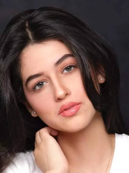 Meet Rajesh Khanna's beautiful granddaughter Naomika Saran