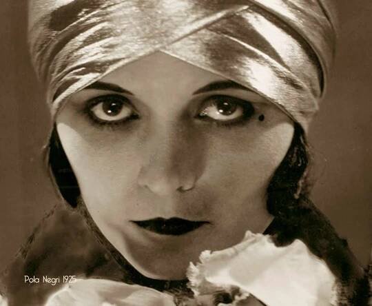 1925-Flapper-Makeup-advice--Pola-Negri