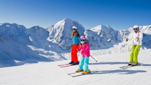 Češi jezdí lyžovat vícekrát za zimu. Nejvíc stále láká Itálie - Novinky