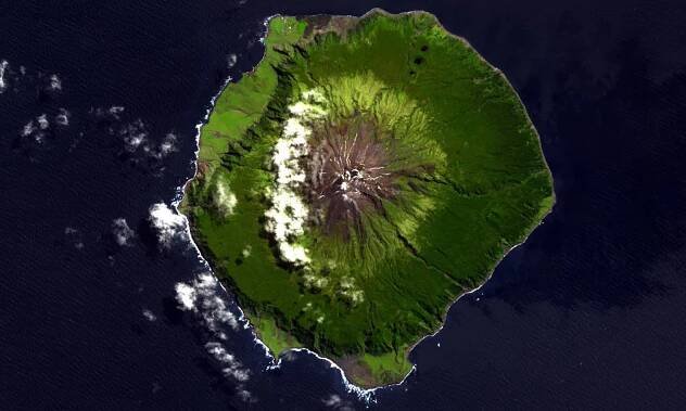 Nejodlehlejším místem světa je ostrov Tristan da Cunha. Všude je to tisíce kilometrů daleko