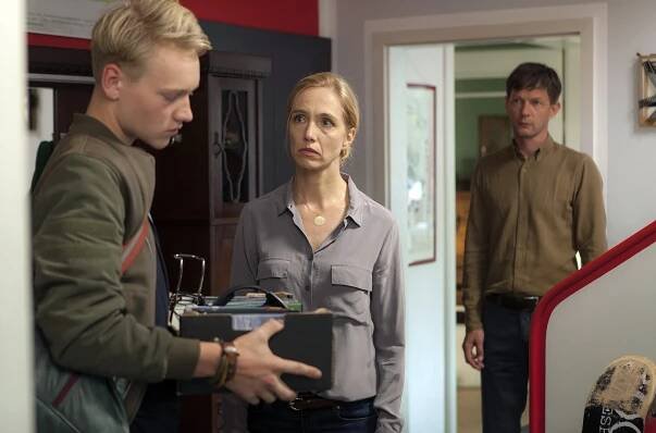 Volejte policii 110 - Starke Schultern - Z filmu - Bruno Alexander, Ursina Lardi, Sebastian Rudolph