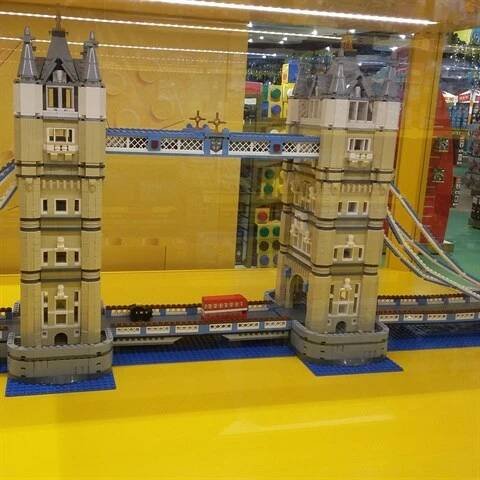 Z Lega jde postavit cokoliv, třeba londýnský Tower Bridge.