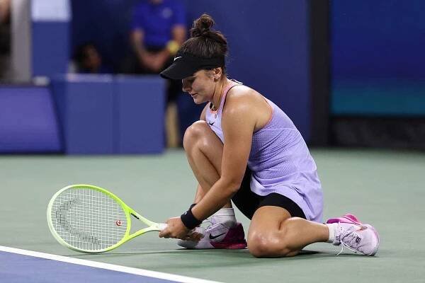 Tennis Tracker: Andreescuová se vrátila výpraskem v Ósace, Sisková slaví skalp hvězdných Američanek