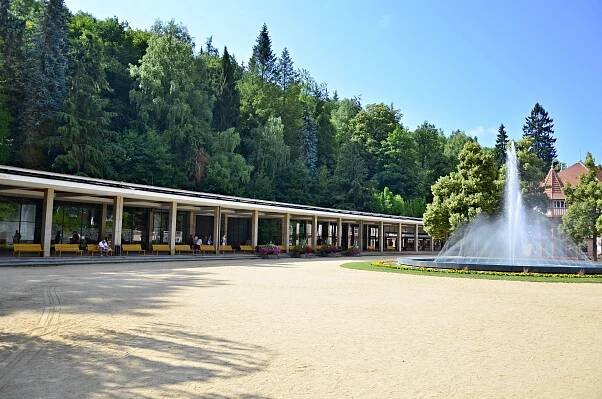 Lázně Luhačovice zahájily revitalizaci kolonády i haly Vincentka