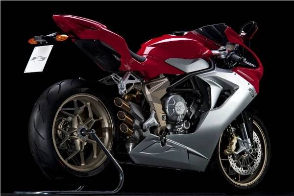 MV Agusta F3: Miss Italia × Motoforum.cz