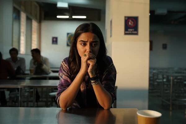 Andhera Review: An Outlandish Show That Never Makes Sense 4