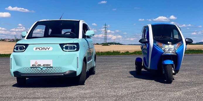 Zapůjčení dvoumístného elektromobilu ELBLESK na 4–48 hod.: Pony nebo tříkolka