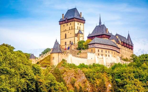 HRAD KARLŠTEJN A LOM VELKÁ AMERIKA – KARREN autodoprava s.r.o.