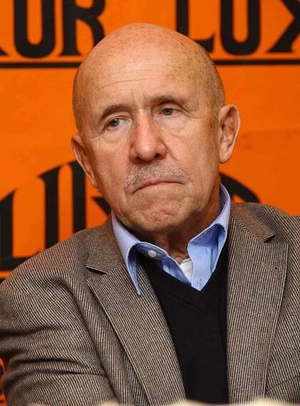 Petr Nárožný.