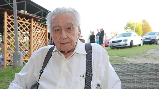 Pohádkový princ Josef Zíma přišel o nohu. Překvapil návštěvou divadla