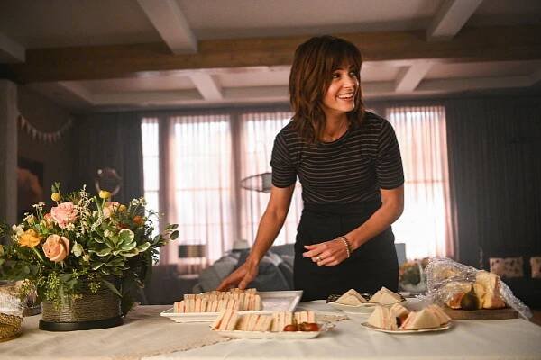 A Million Little Things - Mothers and Daughters - Z filmu - Stephanie Szostak