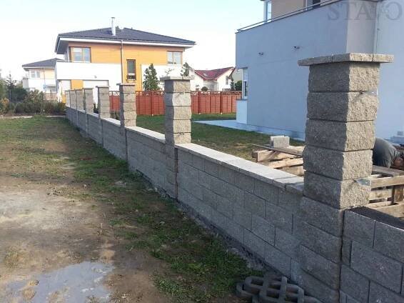 Stavoreko s. r. o. - Rekonstrukce, stavba plotu RD - Újezd nad Lesy