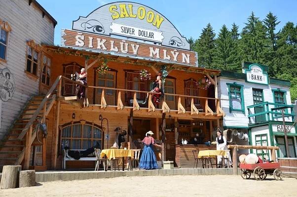 ŠIKLAND - Šiklův mlýn Zvole nad Pernštejnem - western. městečko