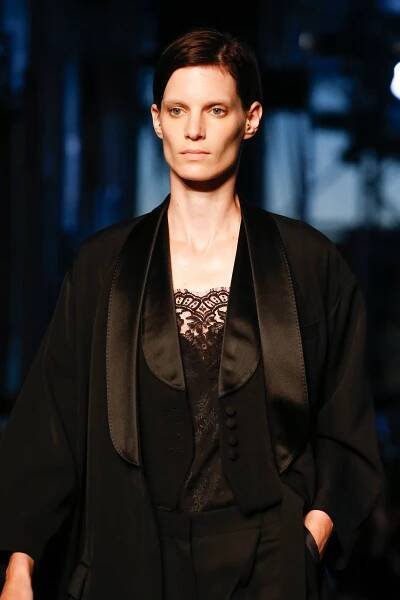 Givenchy Spring 2016 via New York Fashion Week – Classy and fabulous way of living