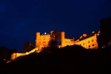 Večerní a noční prohlídky na zámku Loučeň 2017 - Perlorodky