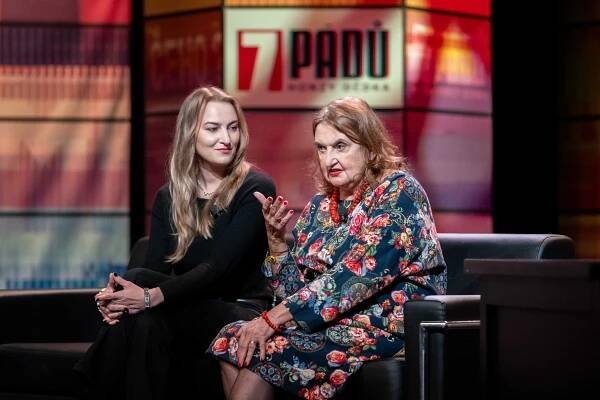 FOTO: Eva Holubová a její dcera byly hosty pořadu 7 pádů Honzy Dědka. – stránka 5