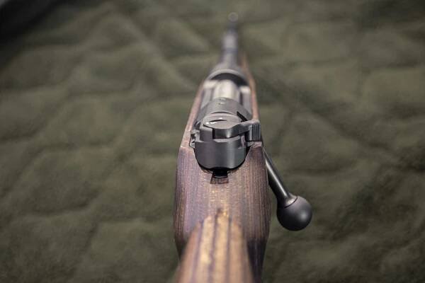 Guľovnica Mauser M 12 MAX- MCS systém THUMBHOLE v dreve s mieridlami 9,3x62