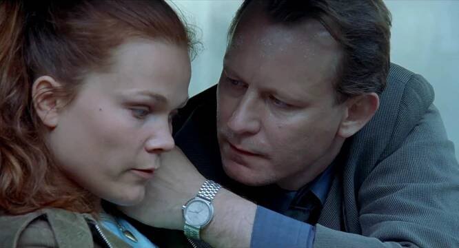 Stellan Skarsgård and Marianne O. Ulrichsen in Insomnie (1997)