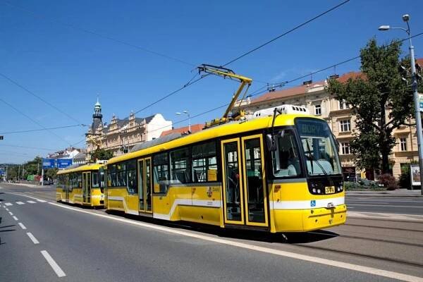 Plzeňské městské dopravní podniky, a.s. - Dodavatel tramvají PRAGOIMEX a.s.