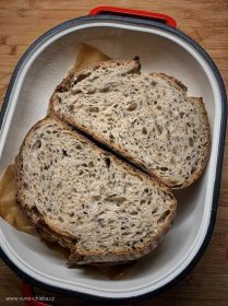 Chléb ledničkový, s celým lněným semínkem – Vůně chleba