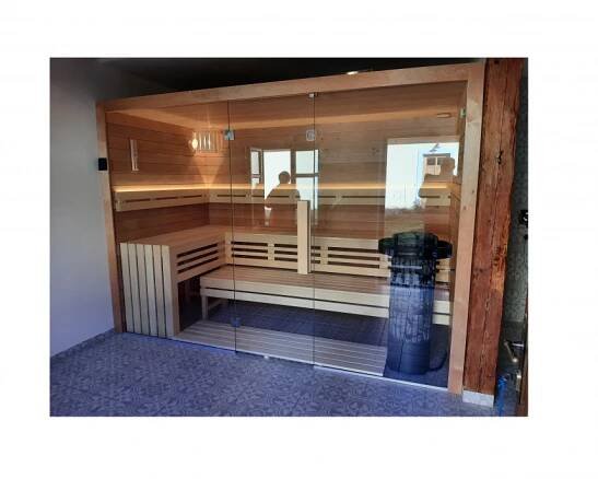 Prosklená domácí finská sauna
