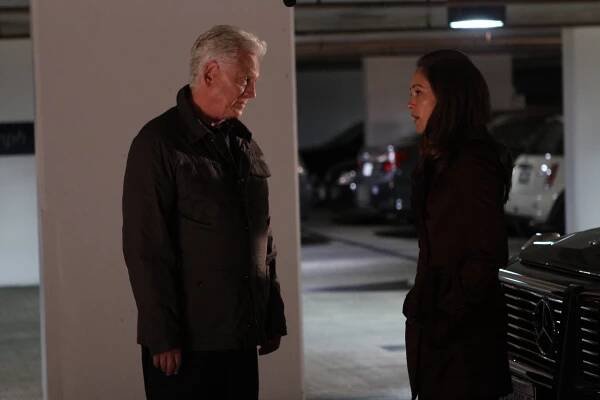 Poslední základna - Voluntold - Z filmu - Bruce Davison, Autumn Reeser