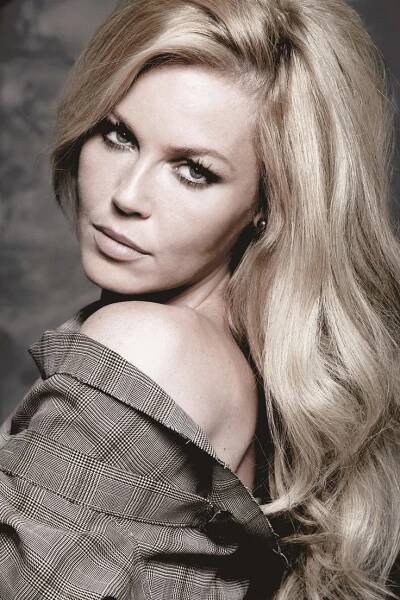 Connie Nielsen Sexy Pictures