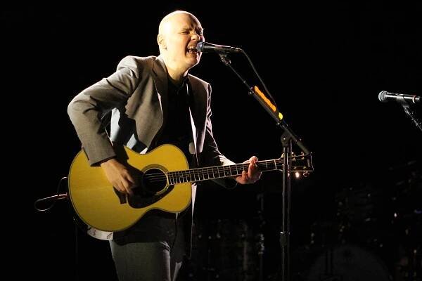 Live Review: The Smashing Pumpkins reunite with James Iha in Chicago (4/14)