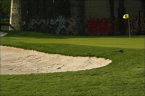 okolí deváté jamky, Golf Club Hodkovičky / Branický most (most Inteligence)